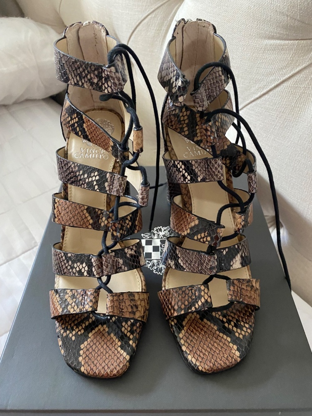 VINCE CAMUTO ANIMAL PRINT GLADIATOR HEELS NEW 9.5 - Picture 5 of 7